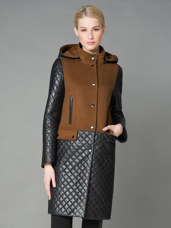 Bruine en zwarte jas met capuchon en gewatteerde accenten