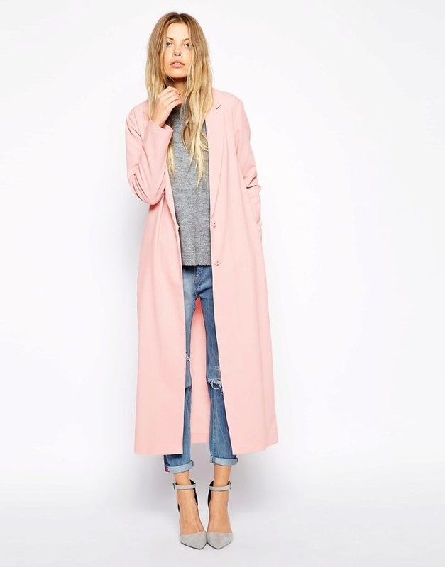 Růžový kabát kombinovaný s džíny