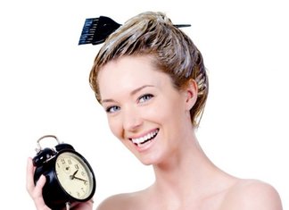 Боядисване на косата по време на менструация