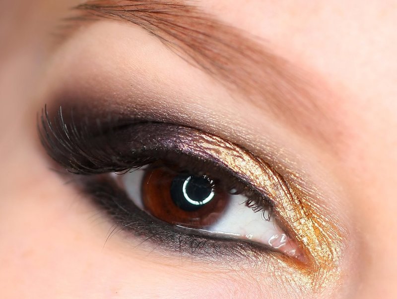 Spektakularny makijaż dla brązowych oczu