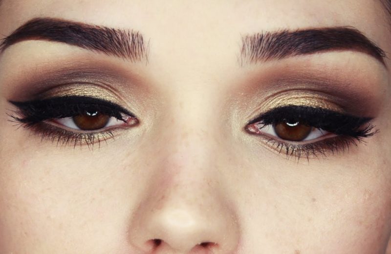 Wakacyjny makijaż dla brązowych oczu