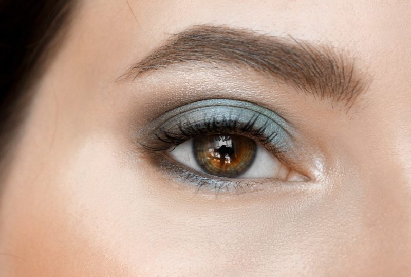 Jarní make-up pro hnědé oči