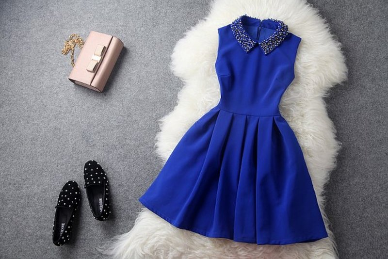Královské modré letní šaty