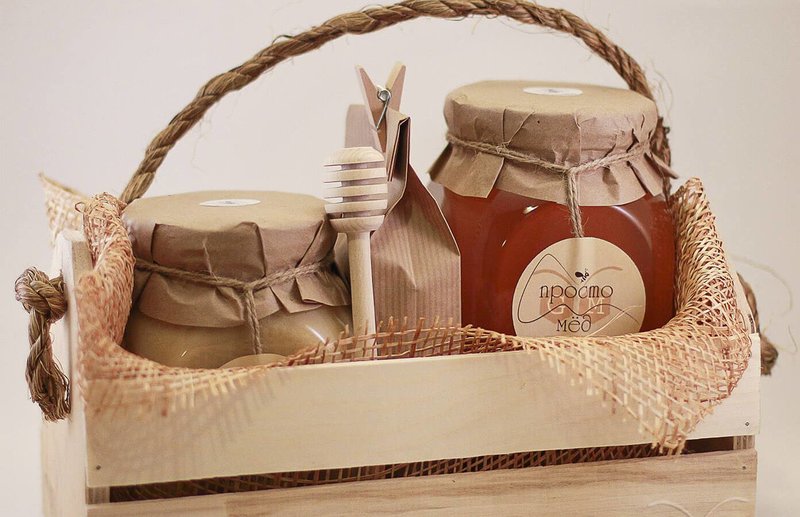 Drevený box so sadou medu