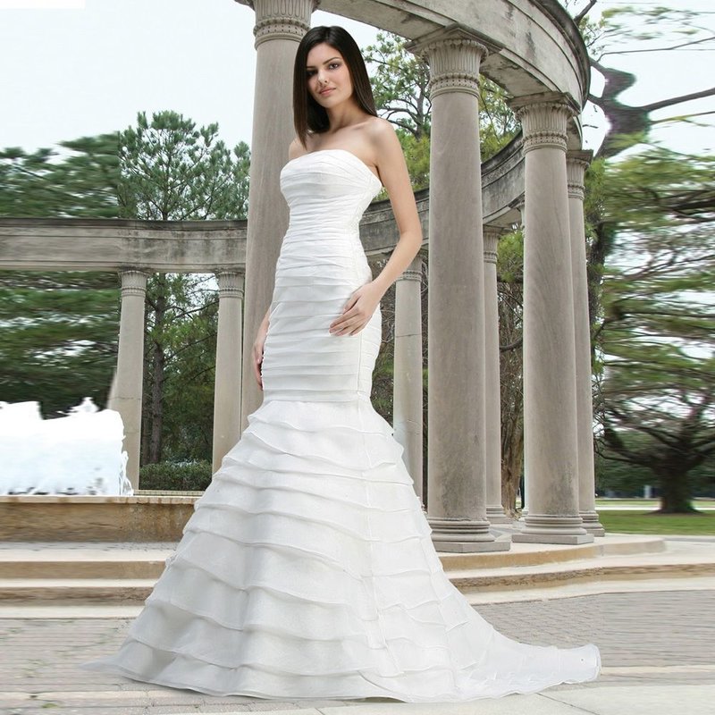 فستان الزفاف حورية البحر الأبيض مع تنورة