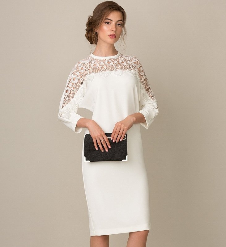 Fasjonabel hvit kjole