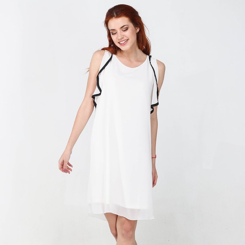 Váy trắng giản dị