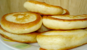 Frodige pannekaker på kefir