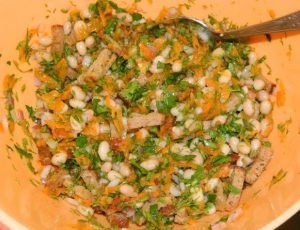 Salade de haricots en conserve