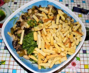 Salade Met Bonen, Champignons En Beschuit