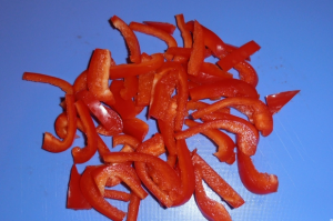 Salotos su Pekino kopūstais, pomidorais ir persimonomis