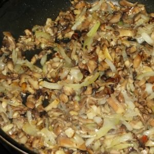 Bladerdeeg met champignons en aardappelen