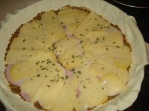 Prancūziškas pyragas su kumpiu ir sūriu