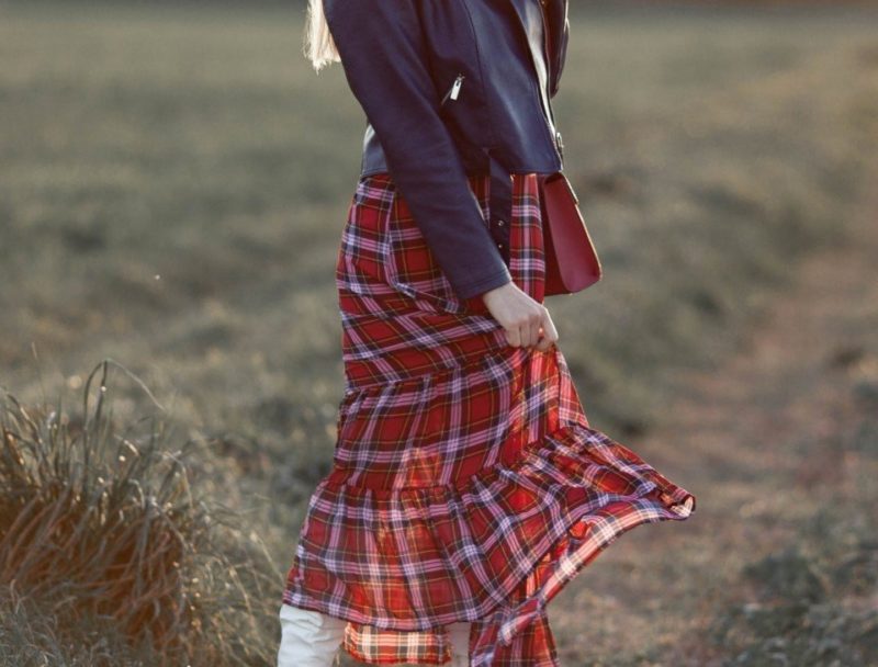Stilingas čekio sijonas