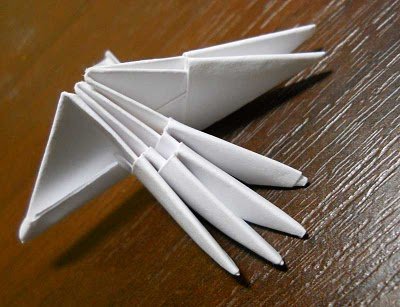 Ako vyrobiť labuť z papiera: postupne