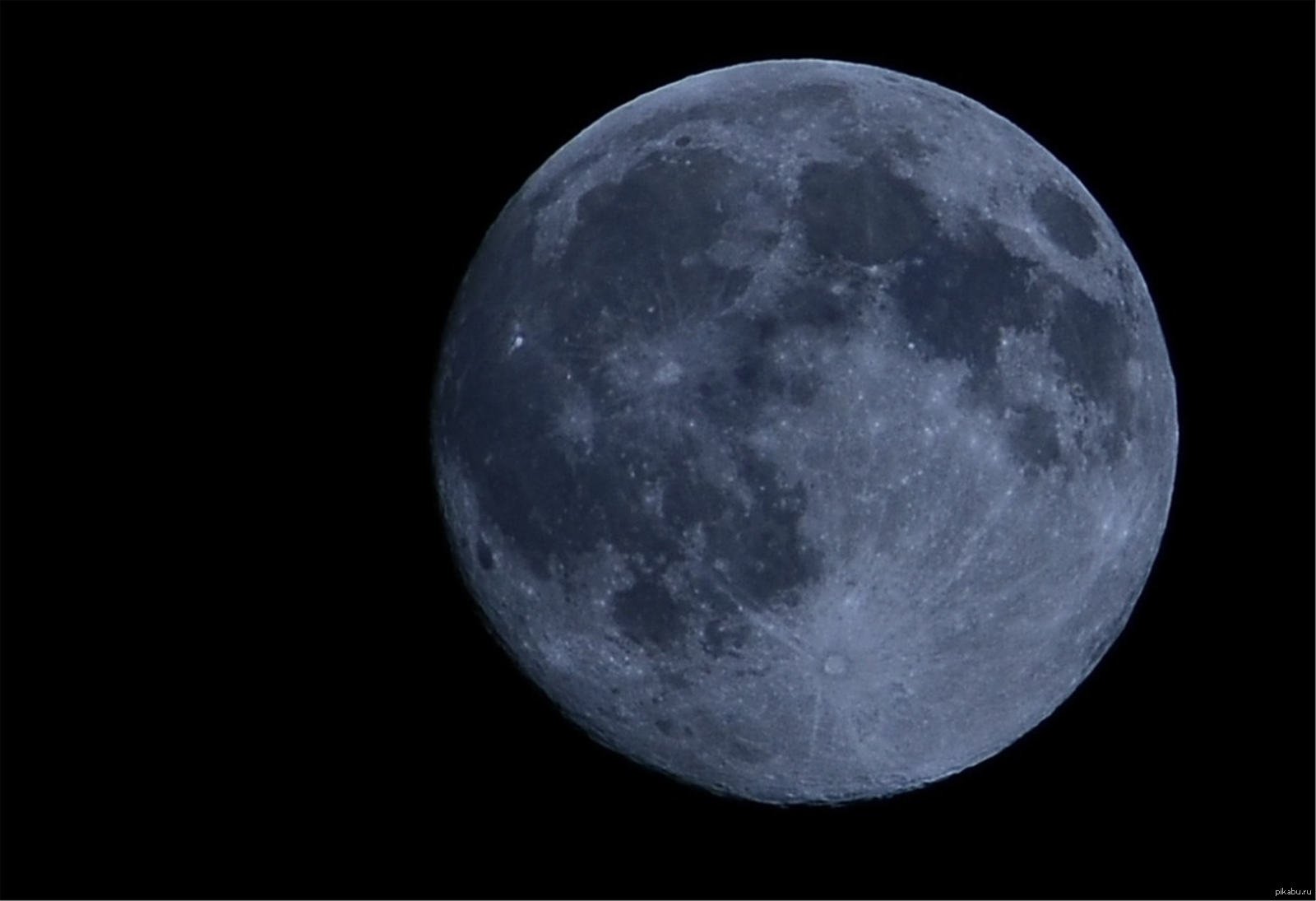 Hvordan lese et komplott om fullmånens skjønnhet og attraktivitet?