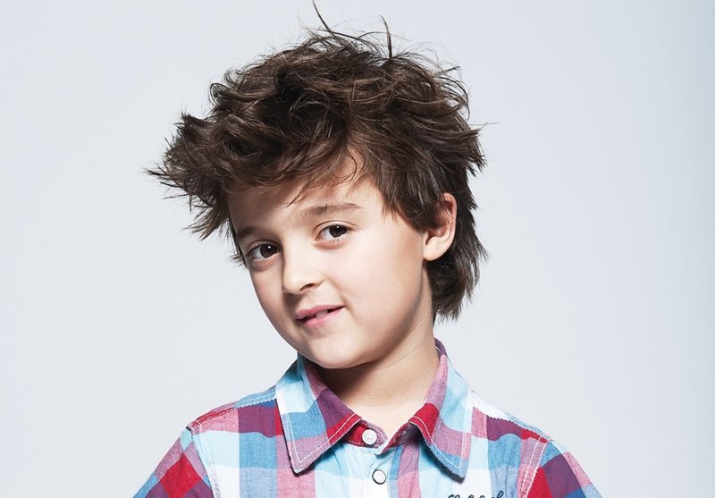 Modelowa fryzura dla chłopców w wieku 12 lat - zdjęcie