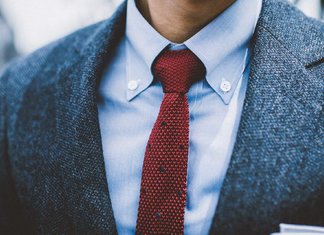 Как да се научим да връзваме вратовръзка