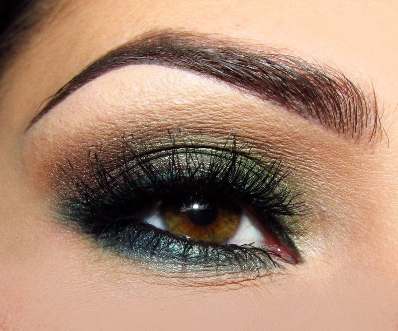 Zelený večerní make-up pro zelené oči