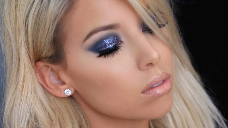 Blauwe make-up voor blondines met bruine ogen