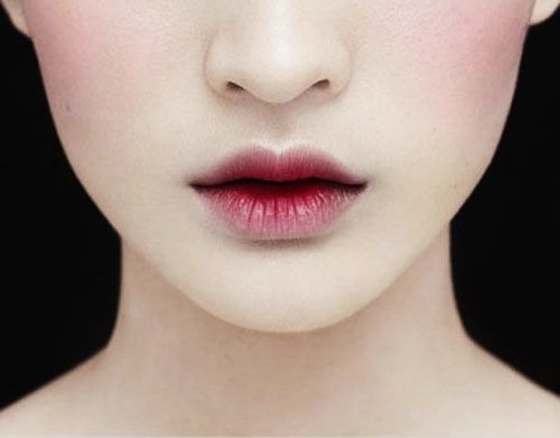 Etapy nakładania makijażu na sesję zdjęciową