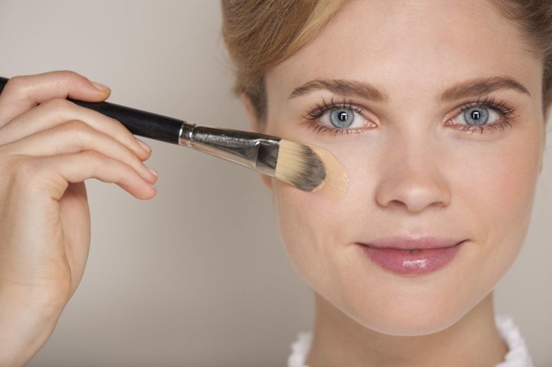 Maquillage naturel: étape par étape avec photo