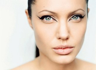 Make-up Angelina Jolie