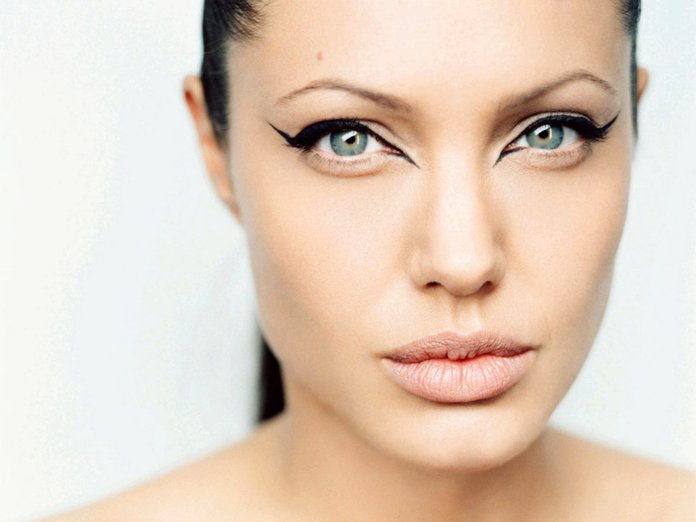 Makijaż Angelina Jolie