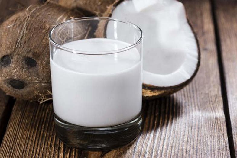 Kokosų pienas nuo plaukų slinkimo