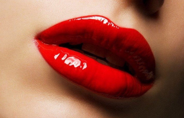 L'idée de peindre les lèvres dans un style romantique