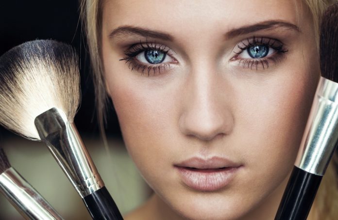 Makeup pro nadcházející století