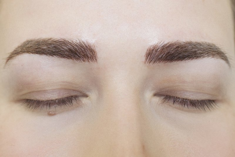Vlasová technika pro permanentní oční make-up