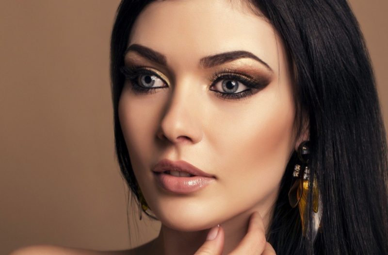 Make-up voor brunettes in bruine tinten