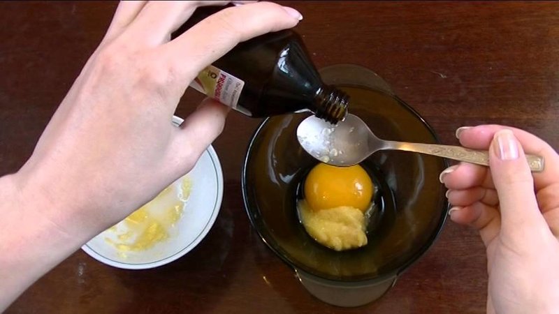Ricinový olej a maska ​​na vejce