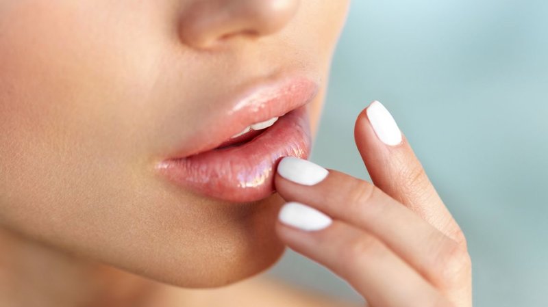 Prévention des ecchymoses sur les lèvres après l'élargissement