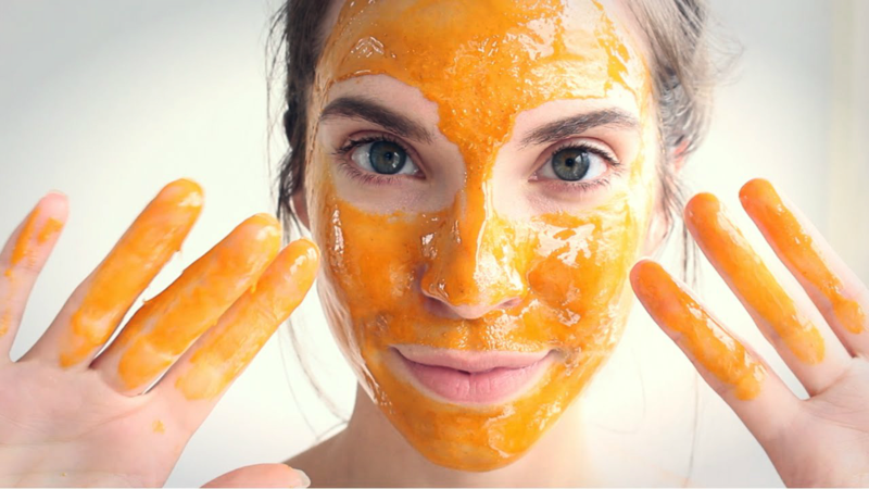 Ansiktsmaske med honning