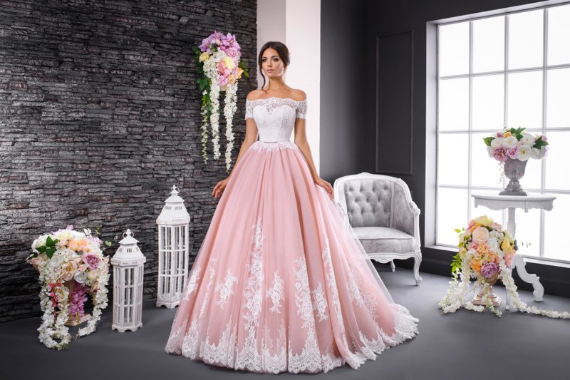 Dětské růžové svatební šaty
