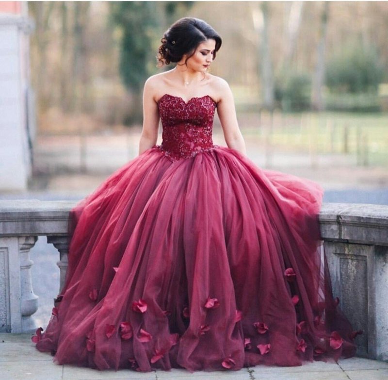 Vestuvinė suknelė „Marsala“