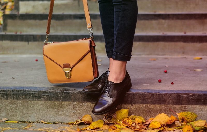 Lakované kožené boty na podzim