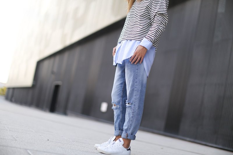 Platūs moteriškų džinsų modeliai