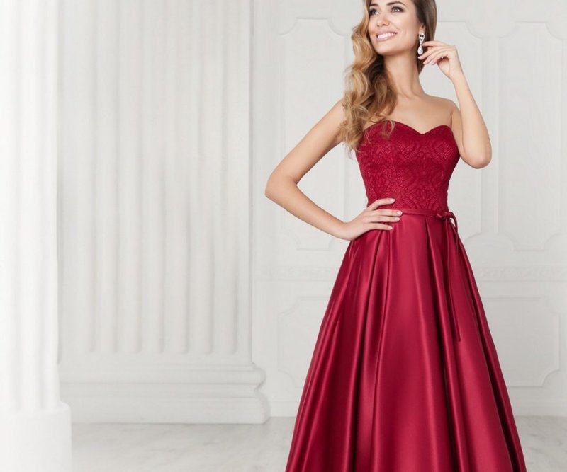Elegant rød kjole