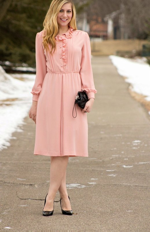 Bledo ružové šaty