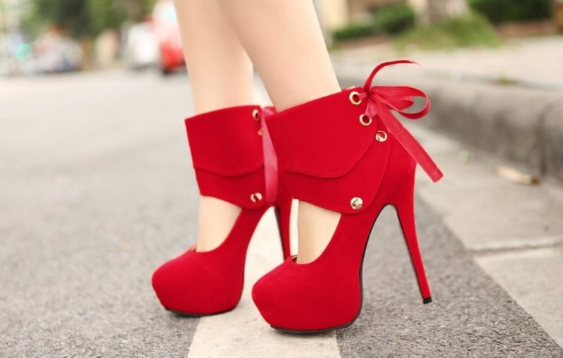 Oryginalne czerwone buty