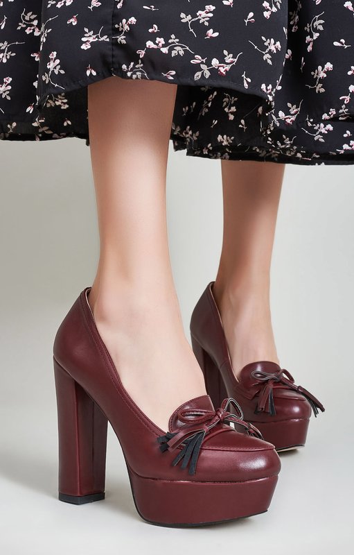 Lány platform cipő és vastag sarkú cipő