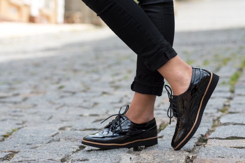 Zwarte laklederen schoen