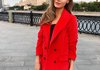 Christina Asmus w czerwonej kurtce