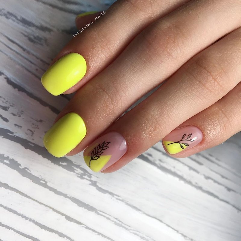 Gele manicure met design