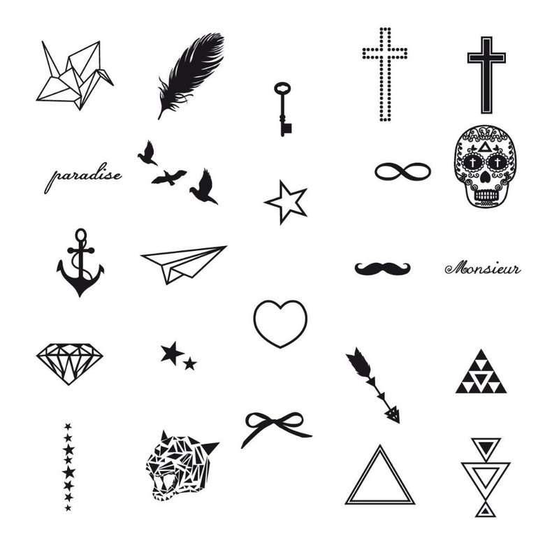 Různé postavy náčrtky pro tetování dívky