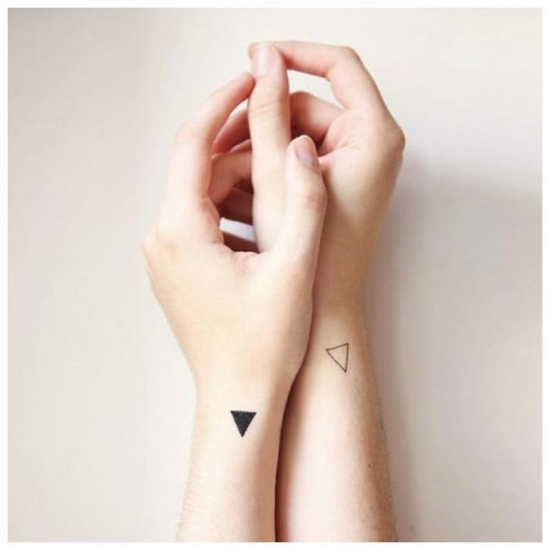 Háromszög tetoválás