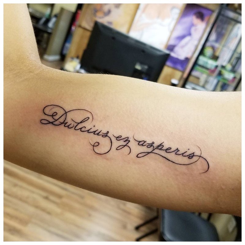 Ručně psané písmo pro tetování